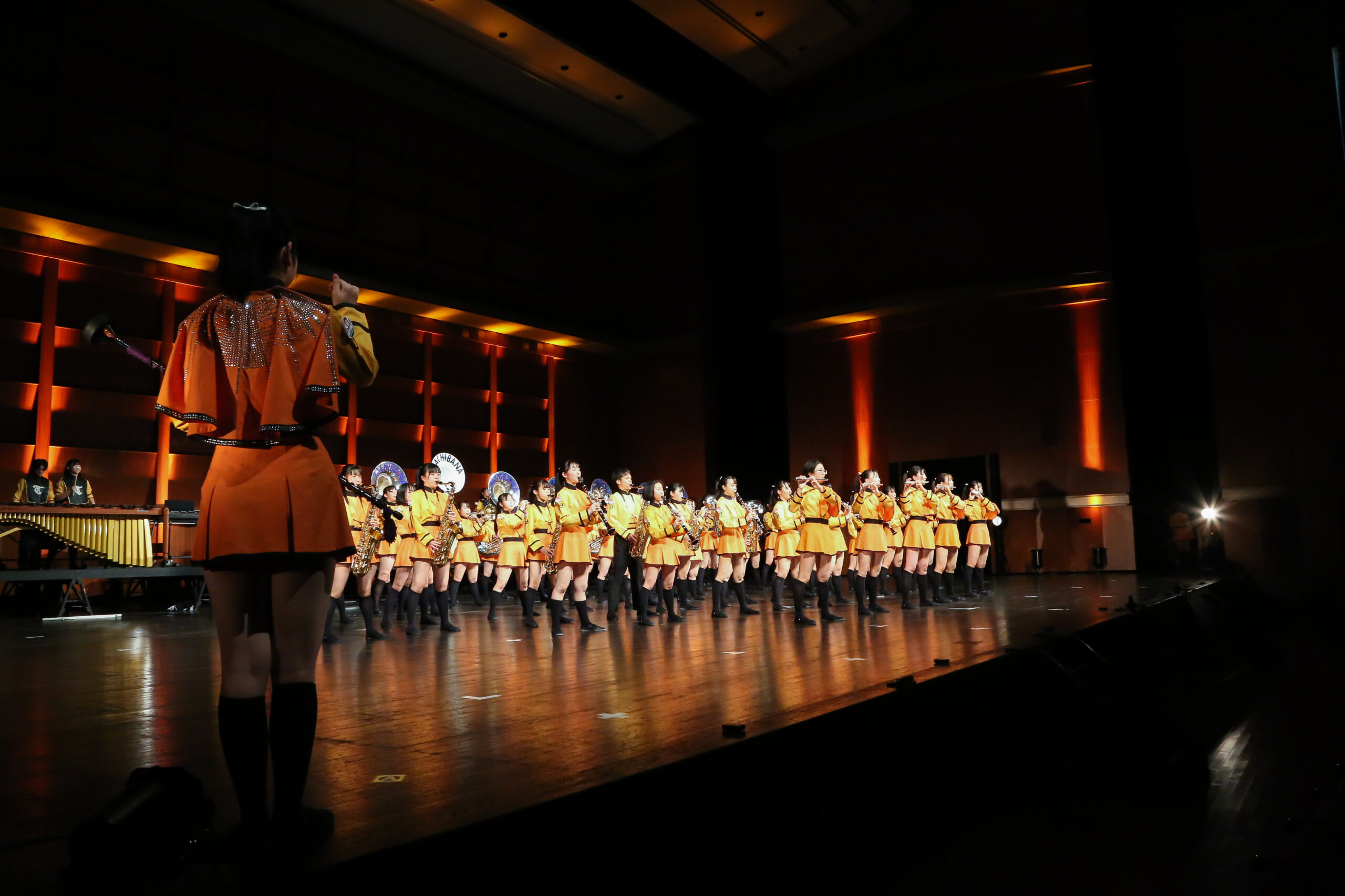 マーチングバンド解体新書 華麗なステップで世界を魅了 オレンジの悪魔 京都橘高等学校吹奏楽部 マーチング専門メディア マーチングナビ